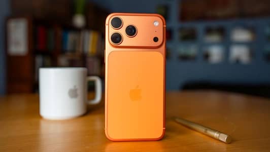 17 Pro Max with box just few hours usee. .