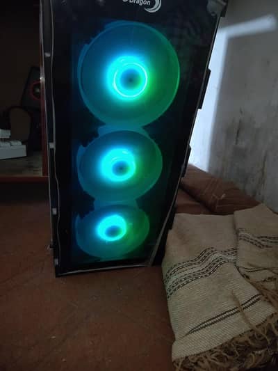 GAMING PC RAM 16 GB RMD RADEON R7 350X 4 GB