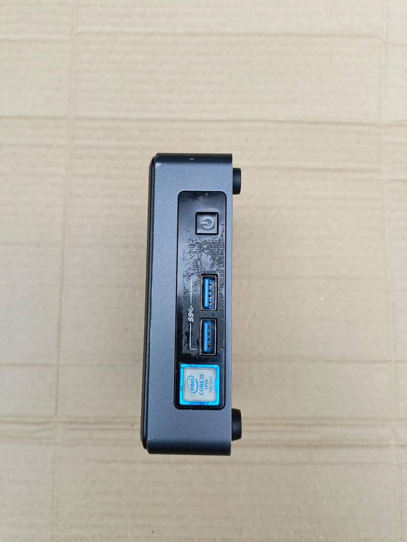 Mini PC Intel NUC  i5 7th Generation 3
