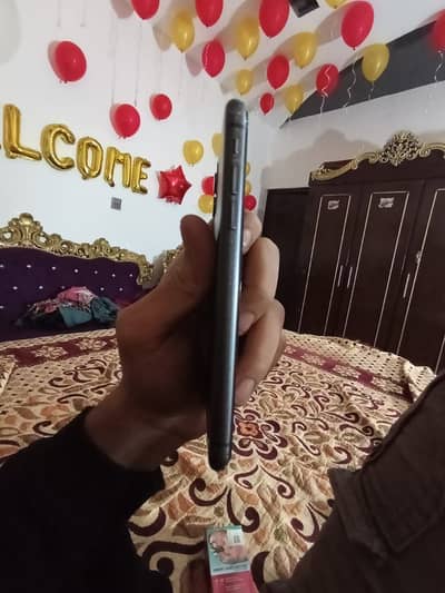 iPhone 11 64gb 79 health total jeniun