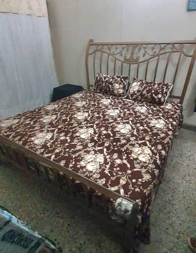 Imported iron king size bed available for sale