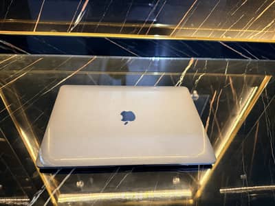 MacBook Air 2018 model 8 256 gb