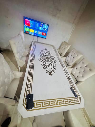 Dining table 8 seaters