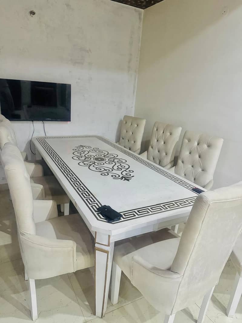 Dining table 8 seaters 1