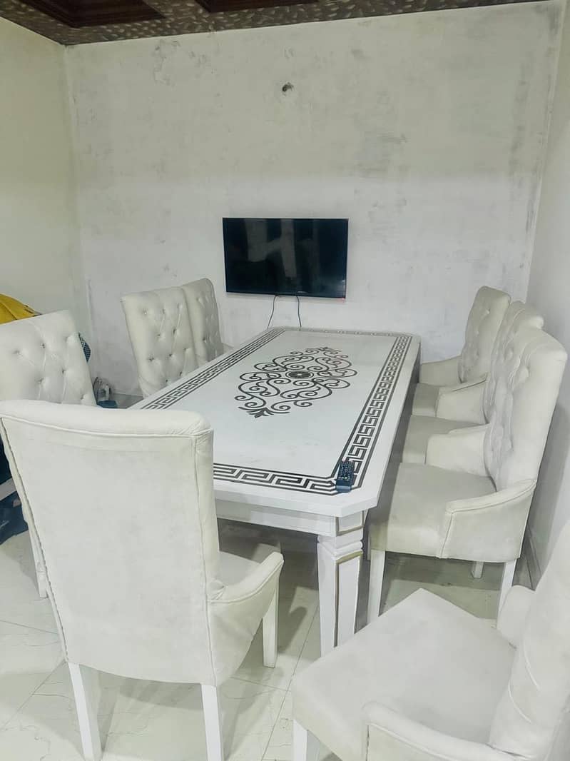 Dining table 8 seaters 2