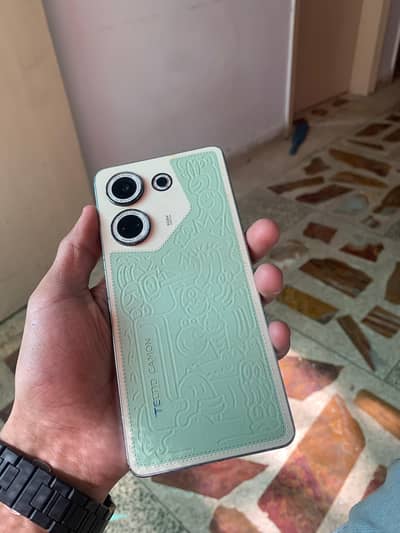 Tecno canon 20 with box