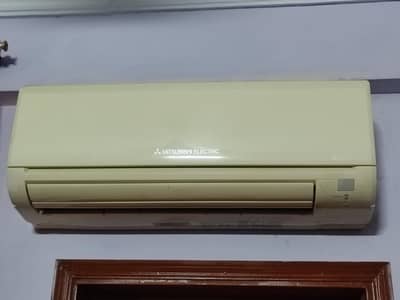 Split AC for sale, perfecting working condition, fantastic air throw.