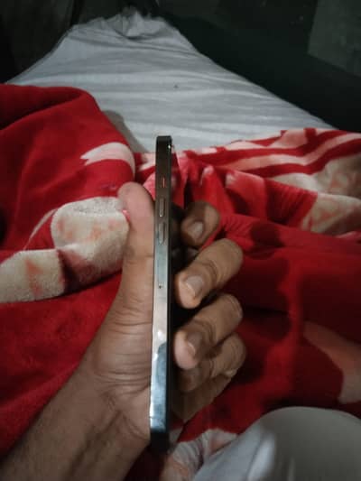 iphone 13 por max 95 health water pack condition 10/10