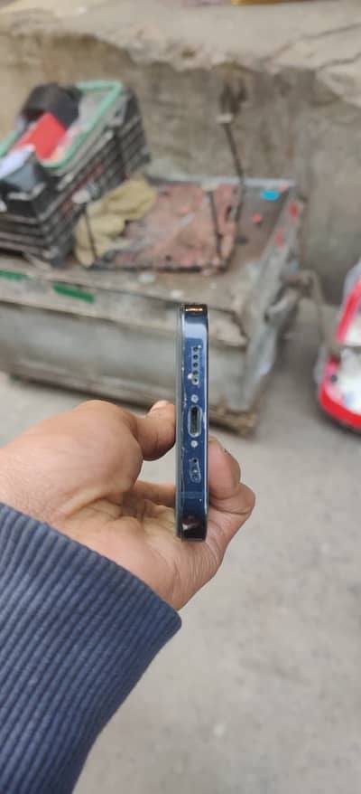 I phone 13 simple 128 buttery halt 92