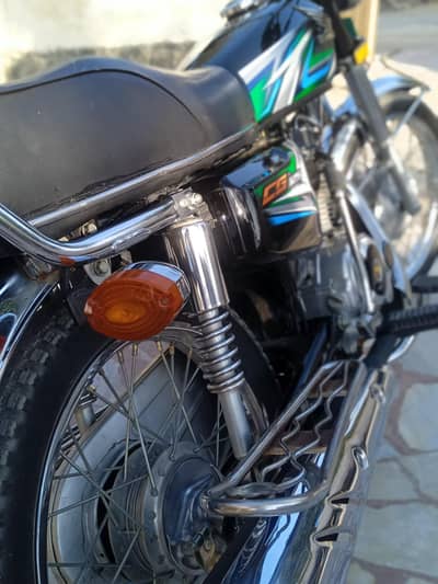 Honda 125 condition 10/10 available