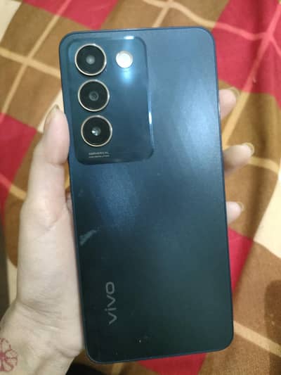 Vivo y100