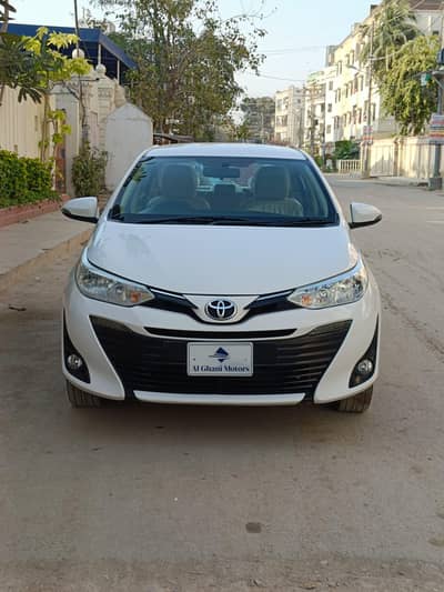 Toyota Yaris 1.5 full option 2022 original car