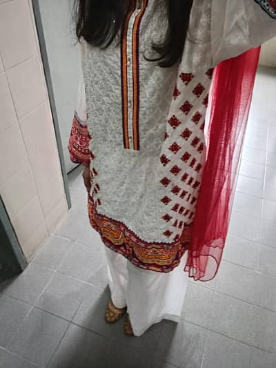 chickenkari white kameez with red embroidery