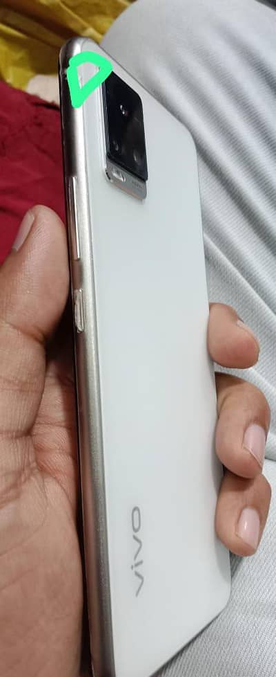 vivo v20 8gb 128gb box chrgr sth ha all ok koi msla nhi 10by9