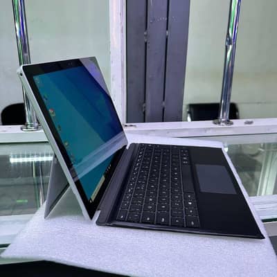 Microsoft Pro 5 Corei5 7th Generation 8GB/256GB Touch Screen display