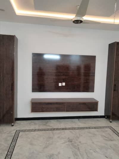 7 Marla 3rd floor available for rent