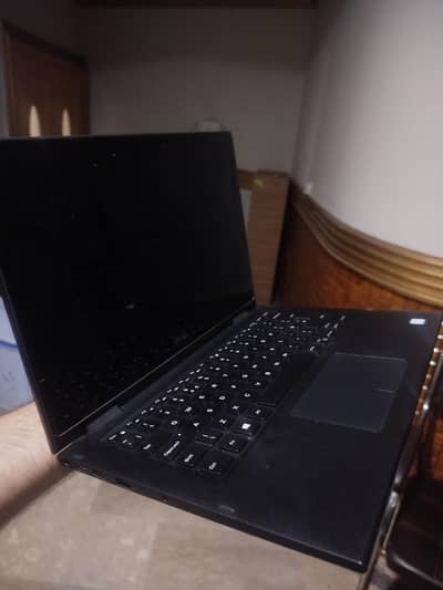 Dell Latitude 3390 360° Core i5 8th Gen