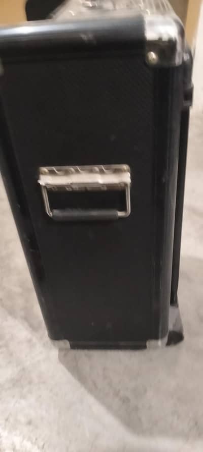 trolly Speaker for mic !guitar and Bluetooth speaker