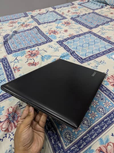 lenovo 81BG slim laptop  8gb / 128gb SSD