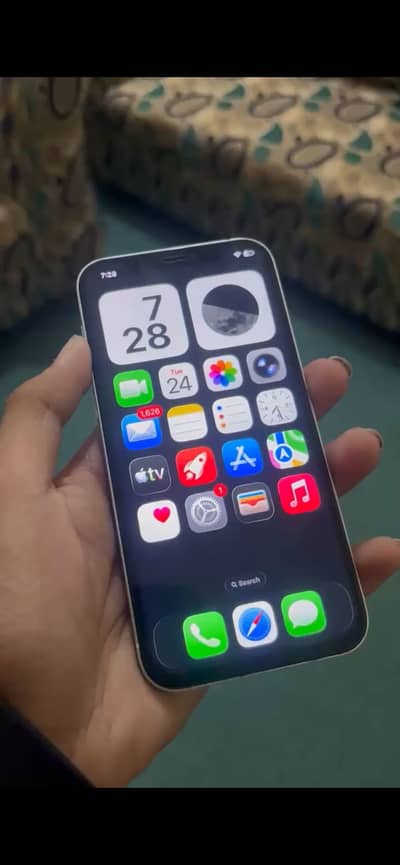 kisi k pas icloud phone ho to message me