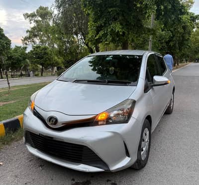 Toyota Vitz F 1.0 2014 model 2018 import.
