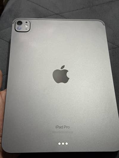 Ipade pro m4 chip 256gb WhatsApp 03165179675