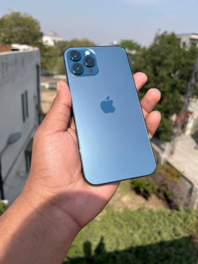 iphone 12 pro max waterpake factory unlocked 4 months complete sim