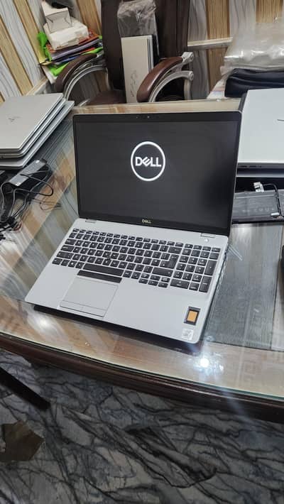 Dell precision 3551 | i7 10th H | 16gb ram | 256nvme | 4gb card |
