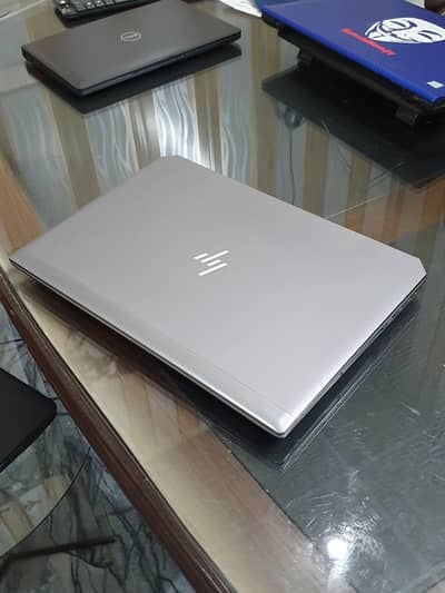 Hp zbook 15 g6 | i7 9th H | 16 gb ram | 256nvme | 4gb card | 4k Dis |