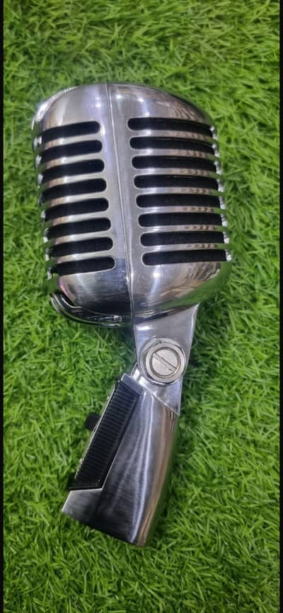 Vintage dynamic microphone