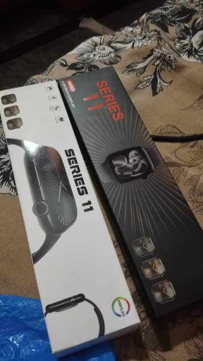 Series 11 apple logo smart wtach available with 2 straps