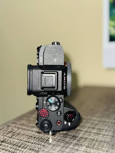 Sony a7iv, Almost New