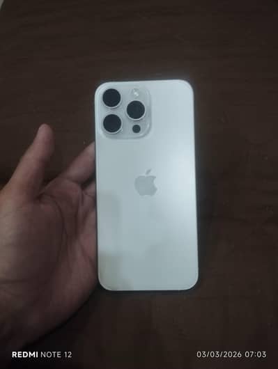 iPhone 15 pro max white