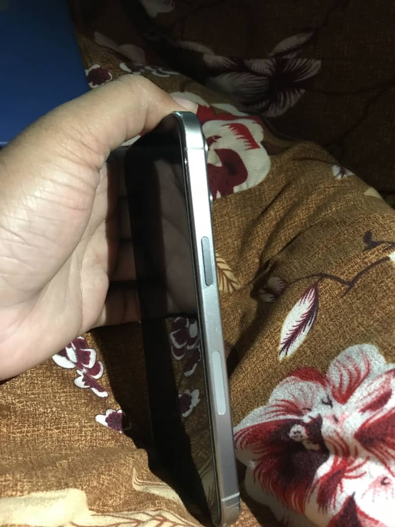 Iphone 15 pro max 7