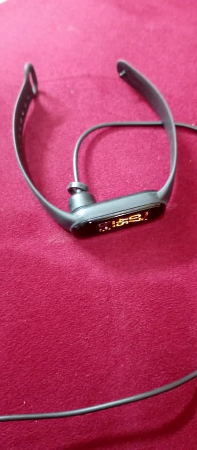 Mi Smart Band 5 – 10/10 Condition – Good Battery – With Charger
