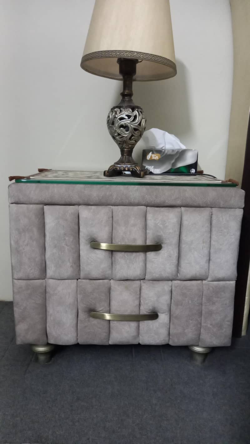 bed with side tables 2