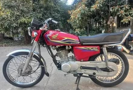 Honda 125cc model 2016 onley WhatsApp 03=25=23=60=5=10