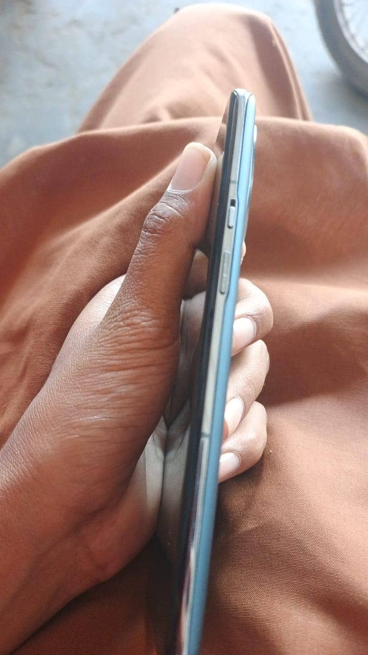 OnePlus 9 pro 10/8          03021113848 4