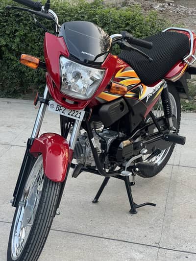 HONDA PRIDOR NEW BIKE ONLY 1100 km DRIVE CALL. O3228O83O6O