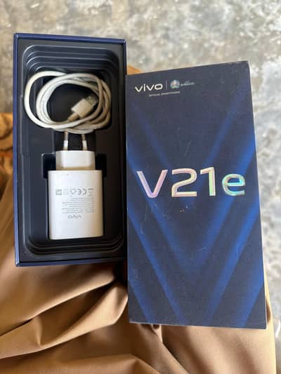 Vivo V21e 8/128 Black with BOX CHARGE
