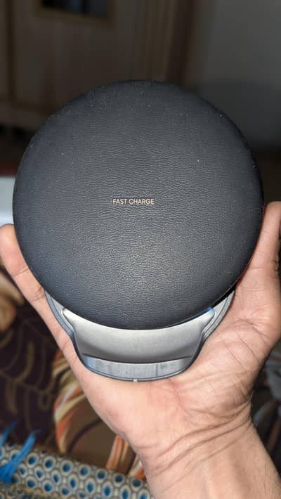 ORIGINAL SAMSUNG WIRELESS FAST CHARGER