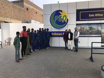 Staff required  floor manager and accountant required