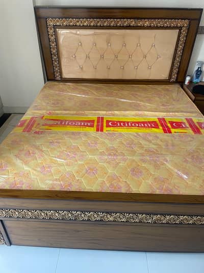 King size bed- great condition