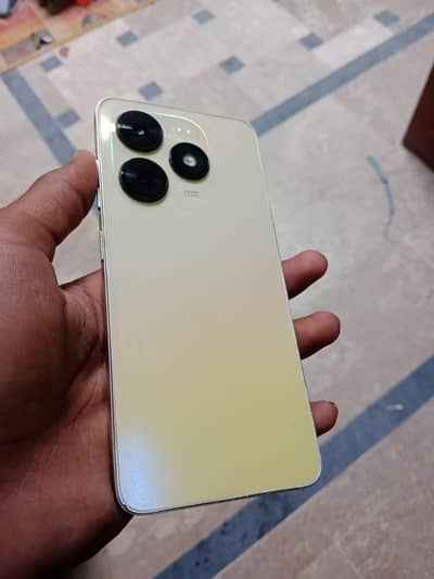 Tecno spark go urgent for sale contact 03701392449and wtsp