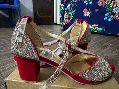 Bridal dress brand just 1 time used with jewellery