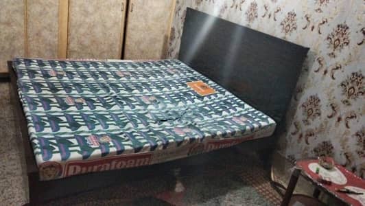 king size bed with mattress