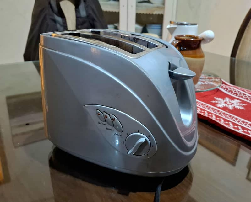 IMPORTED TOASTERS 8