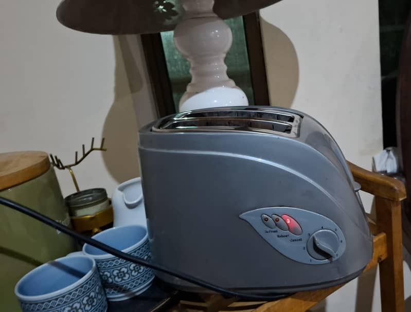 IMPORTED TOASTERS 12