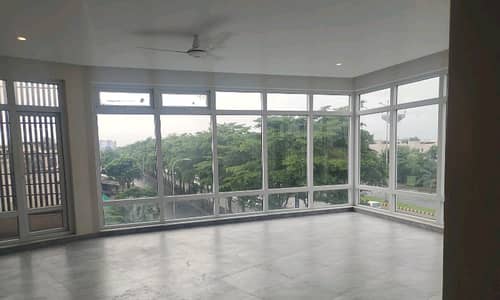 1750 Square Feet Flat Situated In Defence Raya For Rent