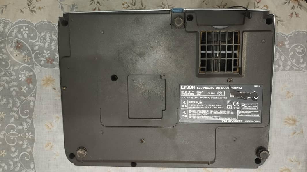 Epson projector 4